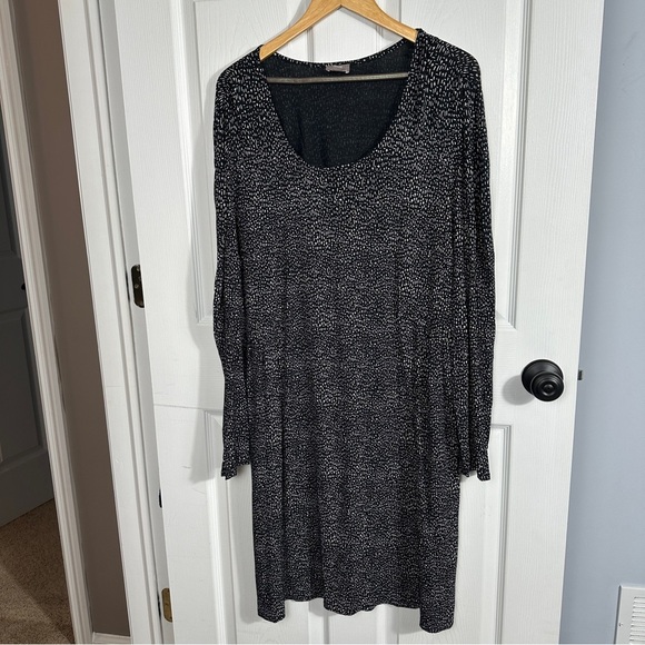 J. Jill black and white Wearever dress, size Large, loose and stretchy - Picture 1 of 8